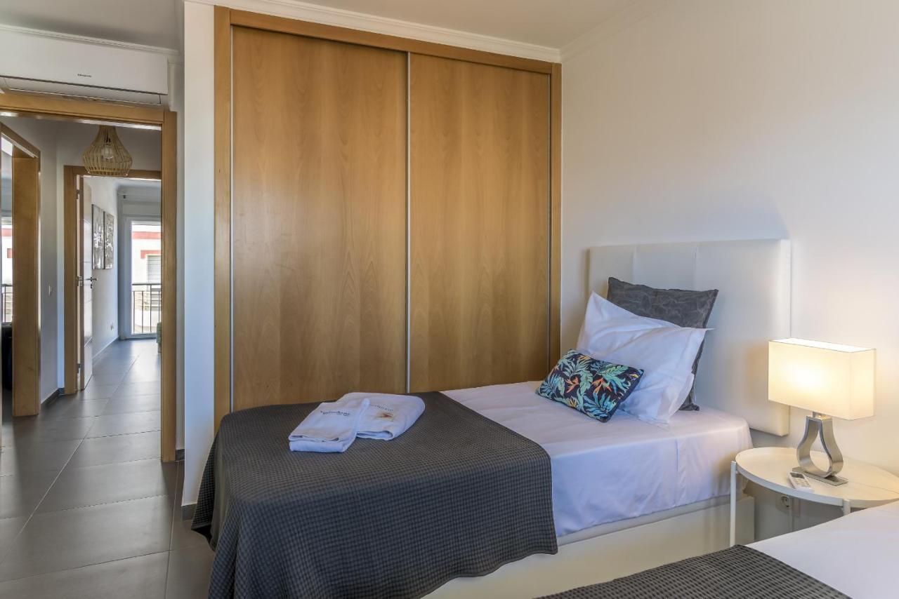 Flh Vila Real Santo Antonio Flat With Pool 维拉·雷阿尔·德·桑托亚 外观 照片